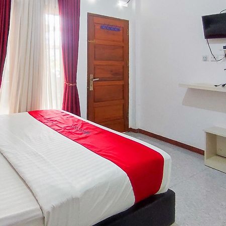 Reddoorz Syariah At Penginapan Eby Padang Luaran gambar
