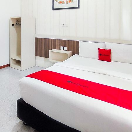 Reddoorz Syariah At Penginapan Eby Padang Luaran gambar