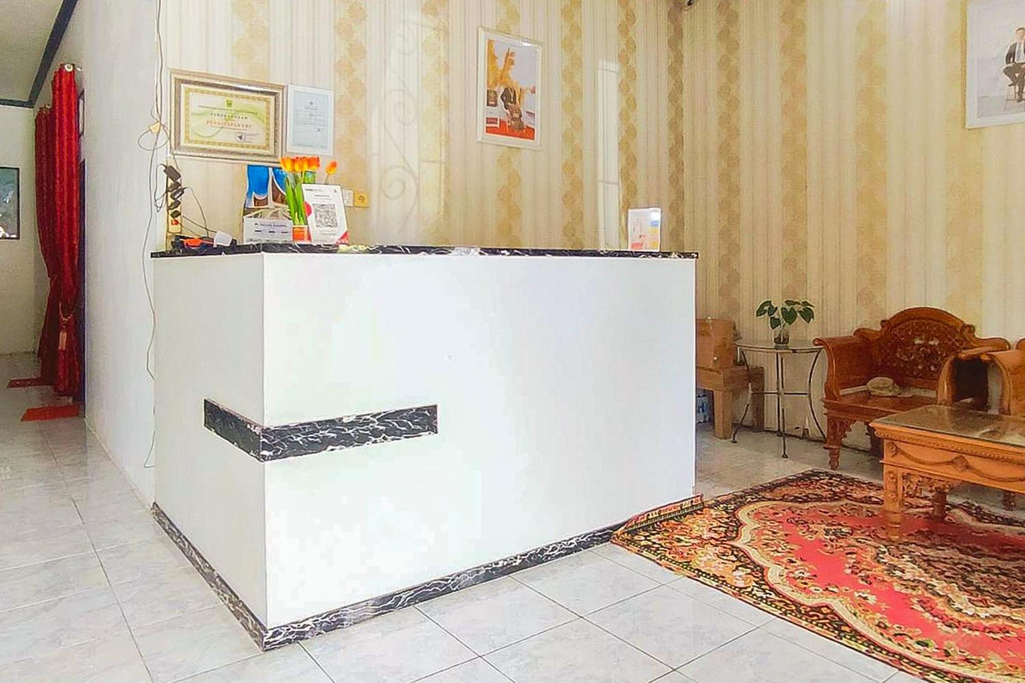 Reddoorz Syariah At Penginapan Eby Padang Luaran gambar