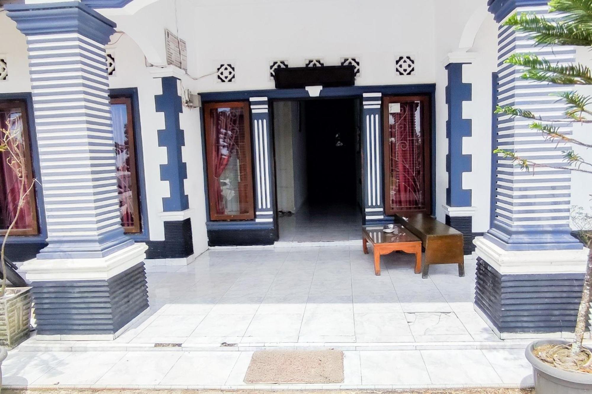 Reddoorz Syariah At Penginapan Eby Padang Luaran gambar