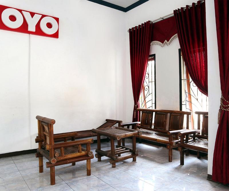 Reddoorz Syariah At Penginapan Eby Padang Luaran gambar