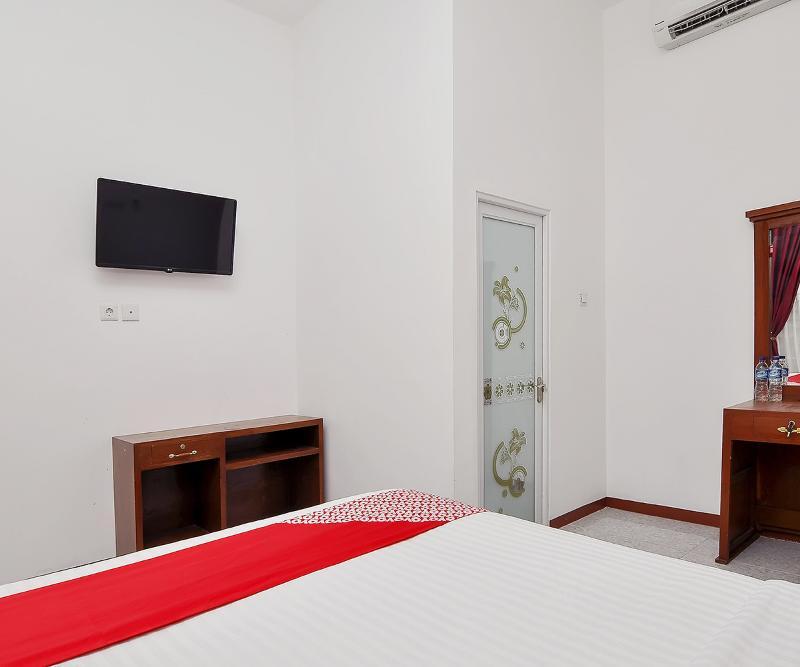 Reddoorz Syariah At Penginapan Eby Padang Luaran gambar