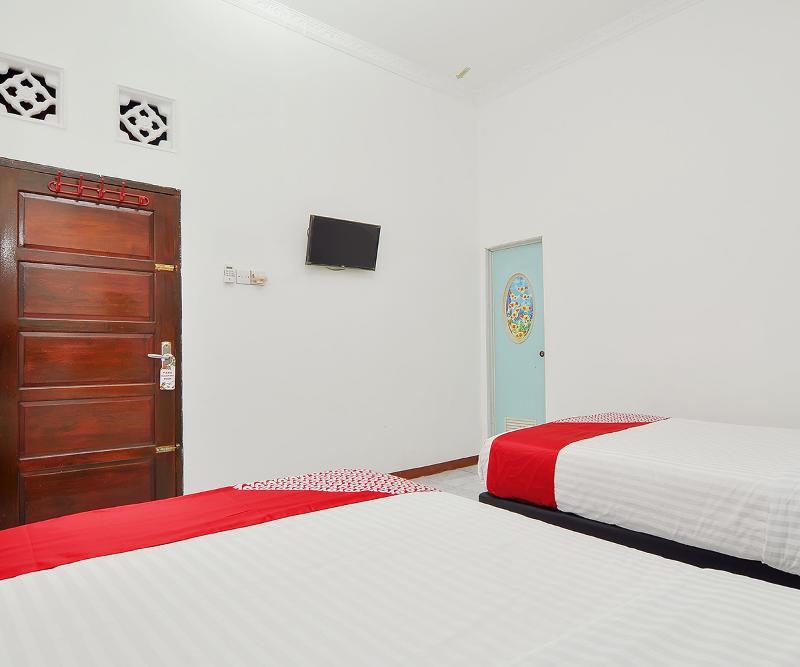 Reddoorz Syariah At Penginapan Eby Padang Luaran gambar