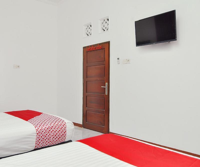 Reddoorz Syariah At Penginapan Eby Padang Luaran gambar